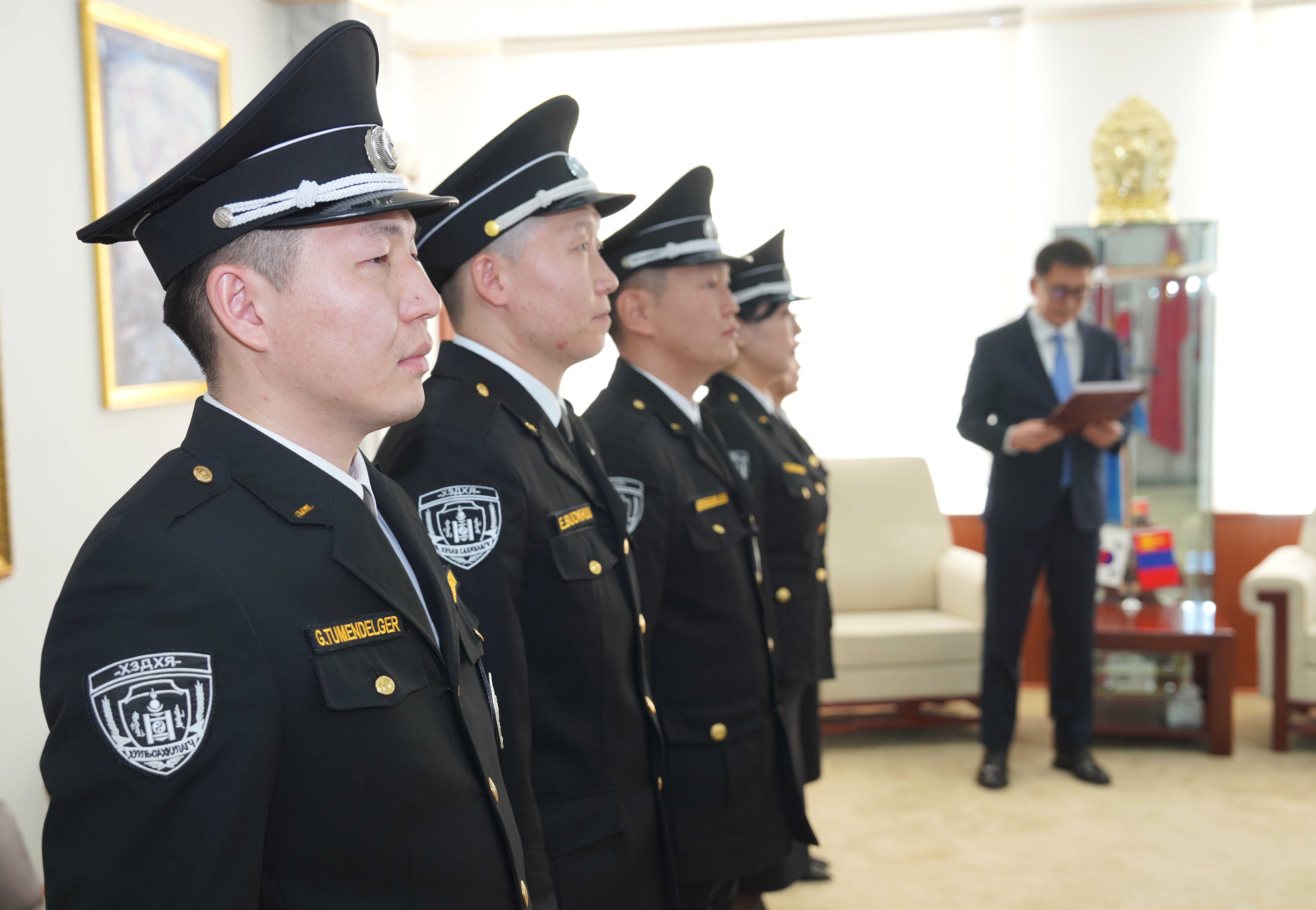 Хяналтын улсын байцаагчийн тангараг өргөлөө